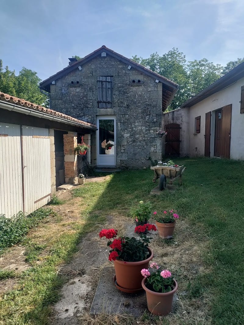 La pension de Marie — dogsitter à Montendre